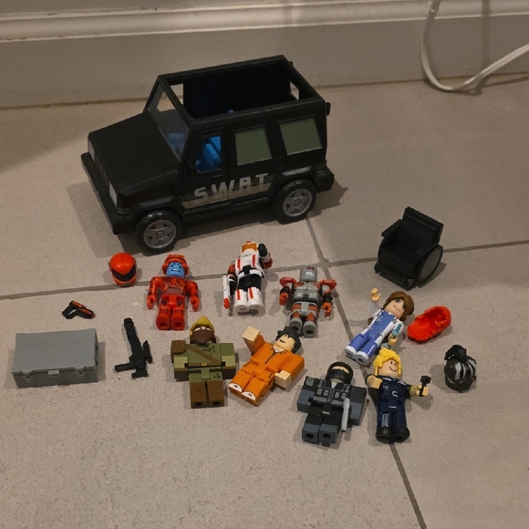 Roblox Bundle Set - Picture 1 of 6